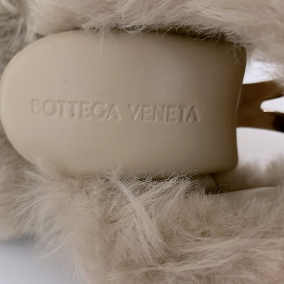 New. BOTTEGA VENETA The Poodle Curve shearling sandals 90mm in Beige EU 36 US 6 - Picture 8 of 10